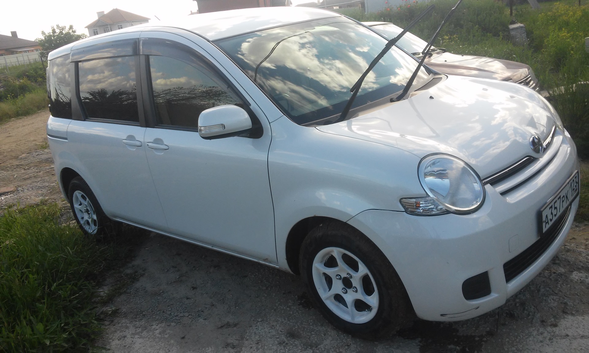 Авито краснодарский край пони. Toyota Sienta 1.5 CVT, 2010. Тойота Сиента авито.