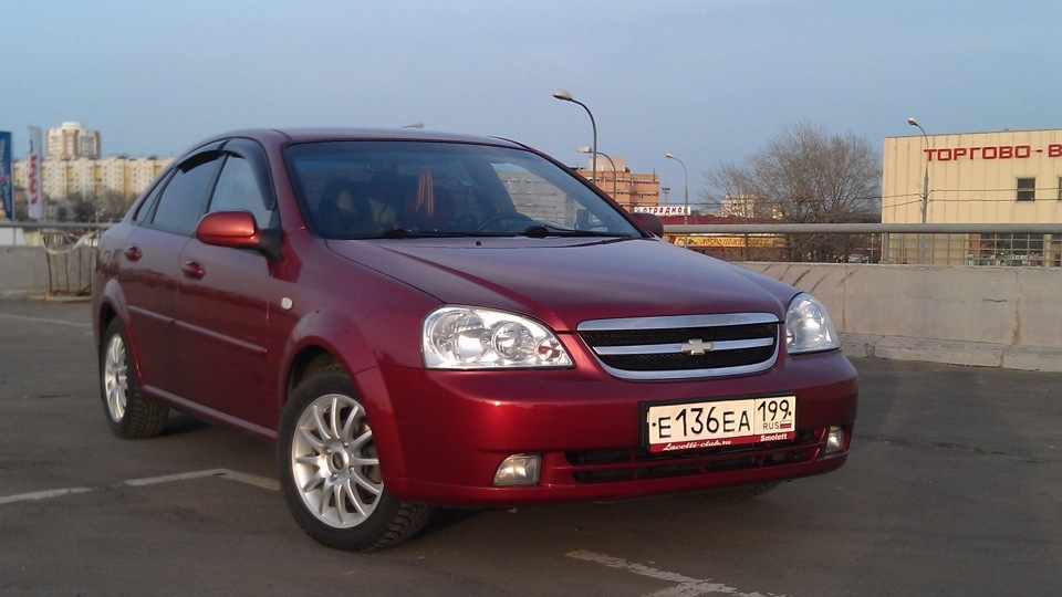 Chevrolet Lacetti седан бордовый