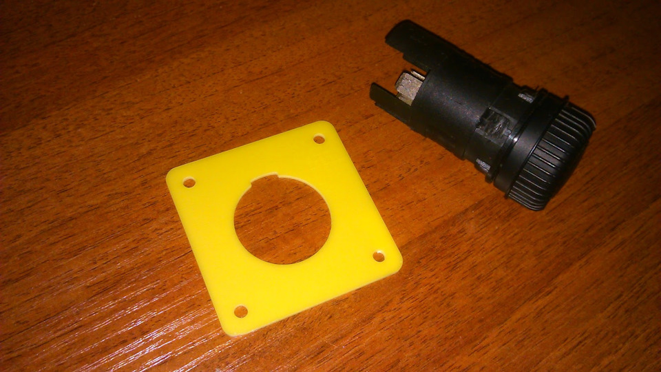 Крепеж переключателя калины и аварийки — УАЗ 3962, 2,9 л, 2001 года ...