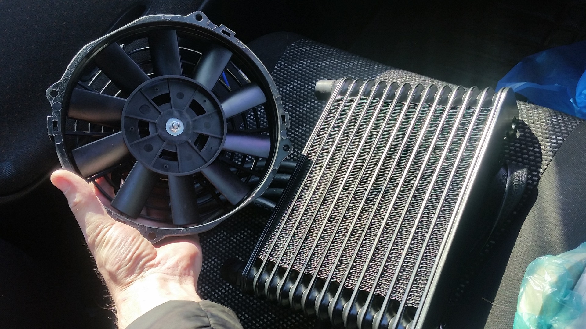 Вентилятор кондиционера форд эксплорер-1. Вентилятор охлаждения радиатора st 180. Радиатор акпп сузуки гранд витара. Вентилятор охлаждения акпп n52b25. Вентилятор охлаждения радиатора акпп.