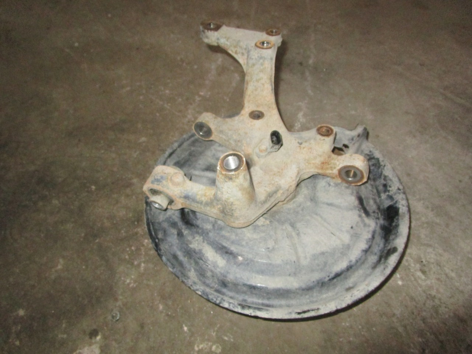 Кулак поворотный задний правый Skoda Octavia (A5 1Z-) 2004-2013;A3 [8PA ...