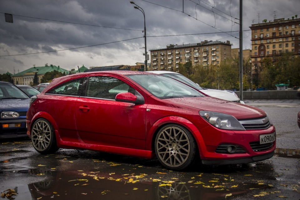 Opel Astra stance