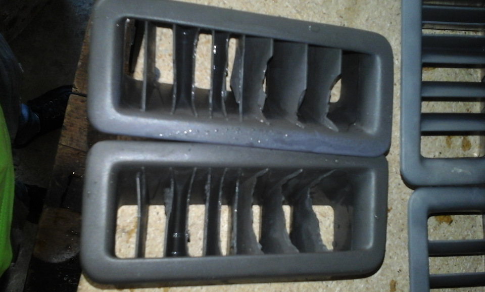 Решетки в торпеду на обдув лобового стекла — Volkswagen Transporter T4 ...