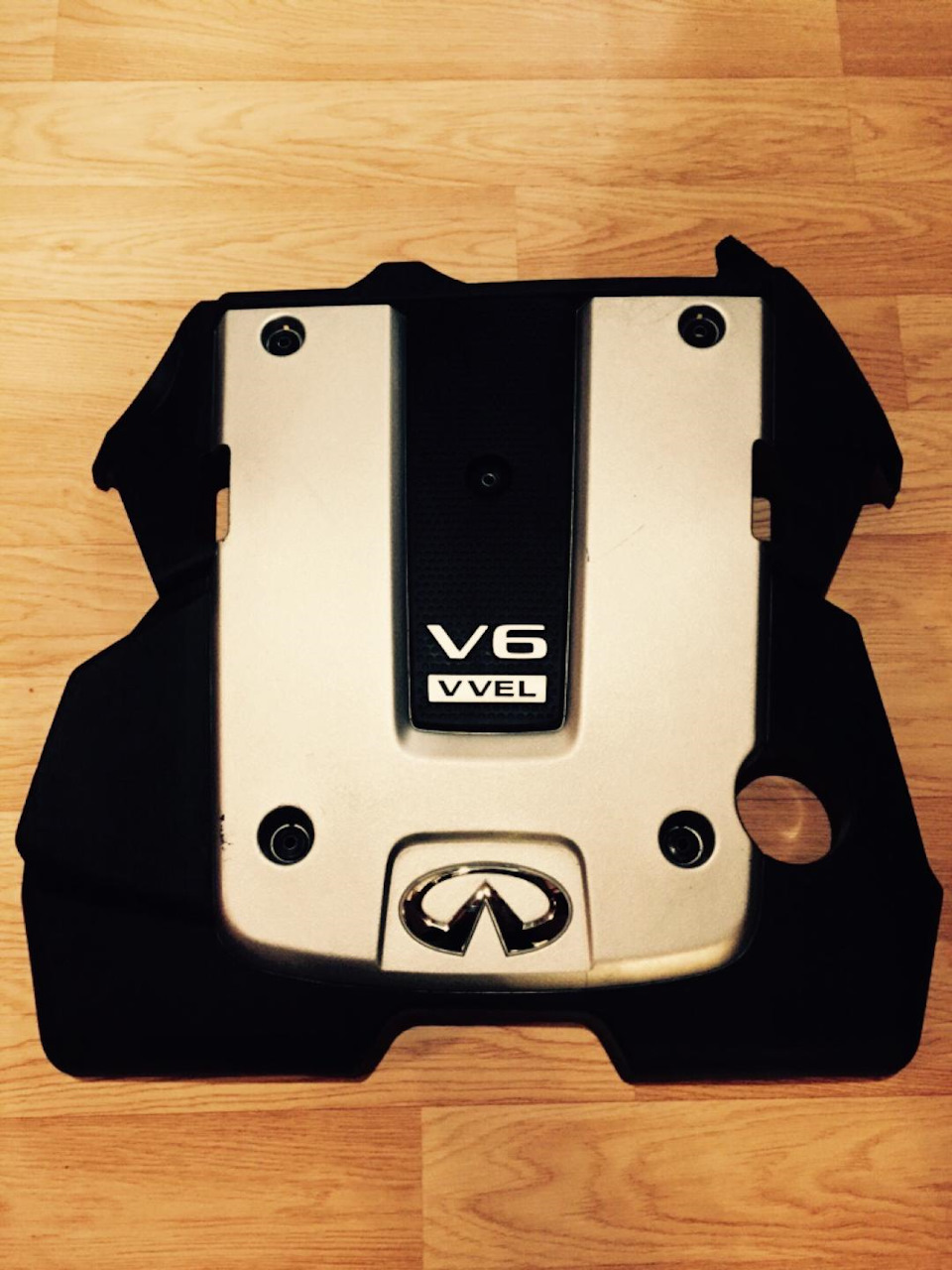 Infiniti Engine Cover (Emblem) — Infiniti G37 Coupe, 3,7 л, 2009 года