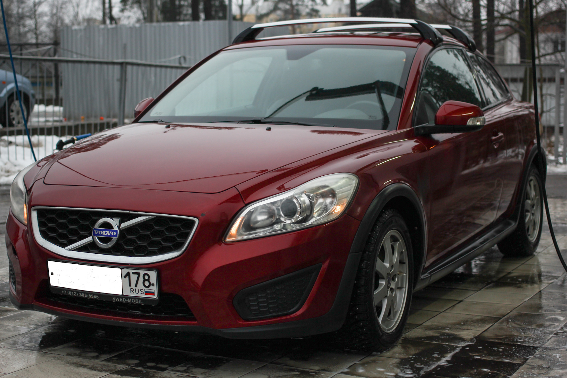 Volvo c30 малиновый