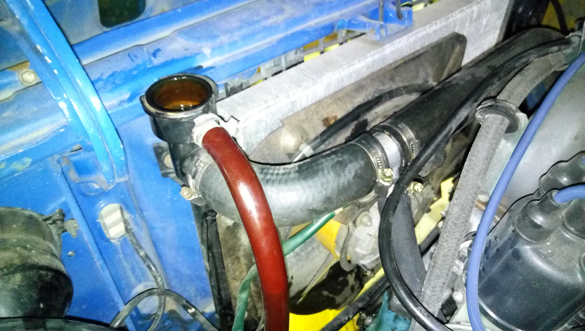 Установка подогревателя ваз 2106. Двигатель ваз 2106 котлом подогрева. Подогрев двигателя ваз 2106. Подогрев двигателя 220в на ваз 2106. Котел подогрева ваз 2106.