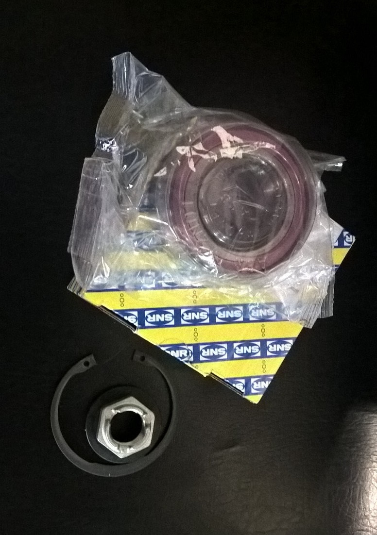Передние подшипники ступицы — Ford Fiesta ST (Mk V), 2 л, 2007 года ...