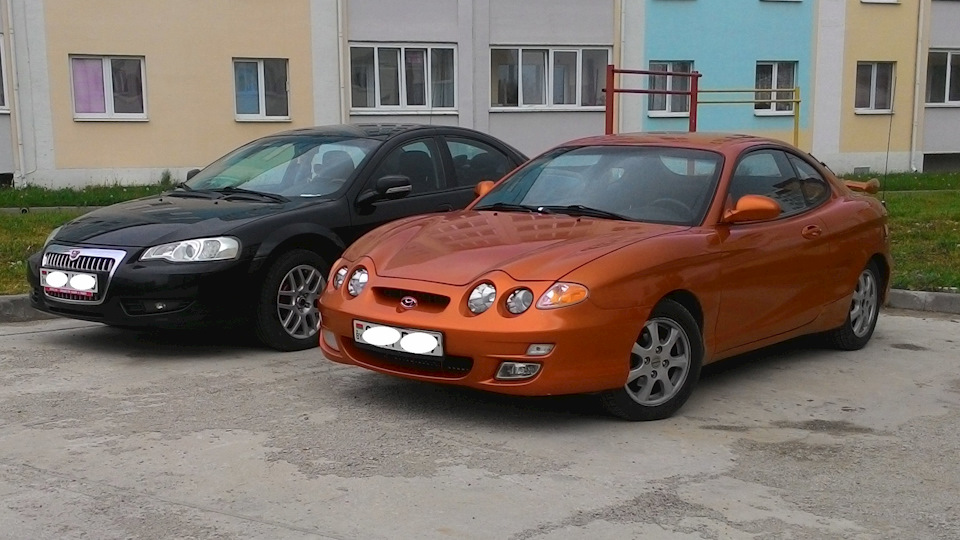 Hyundai Tiburon SE 2.0