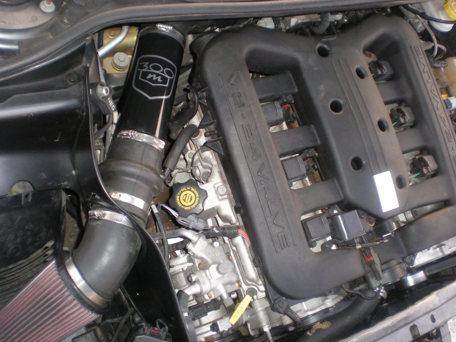 Двигатель м 300. Chrysler 3.5 Cold Intake. Chrysler 300m engine. Chrysler 300c Cold Intake. Мотор 3.5 Крайслер 300 м.