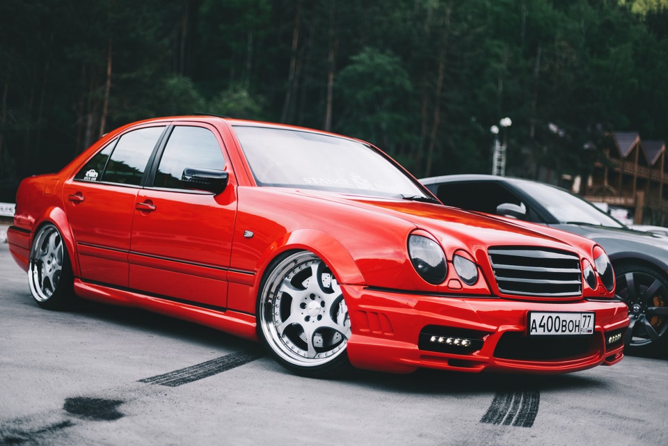 Mercedes Benz e210