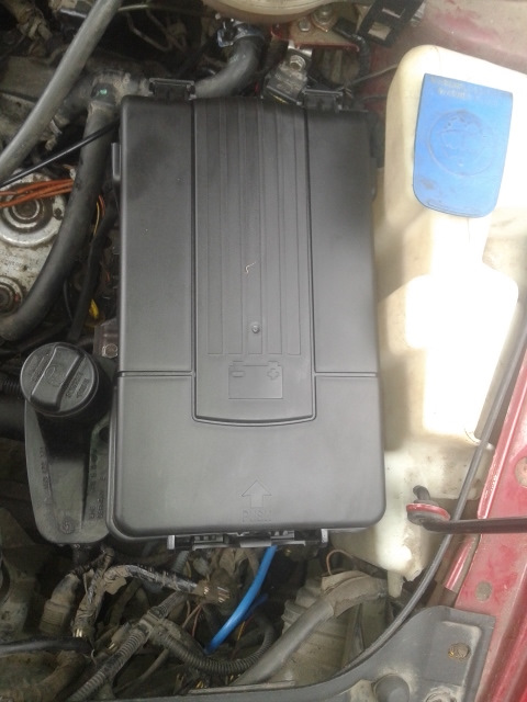 Установка короба для АКБ — Volkswagen Golf Mk3, 1,8 л, 1992 года ...