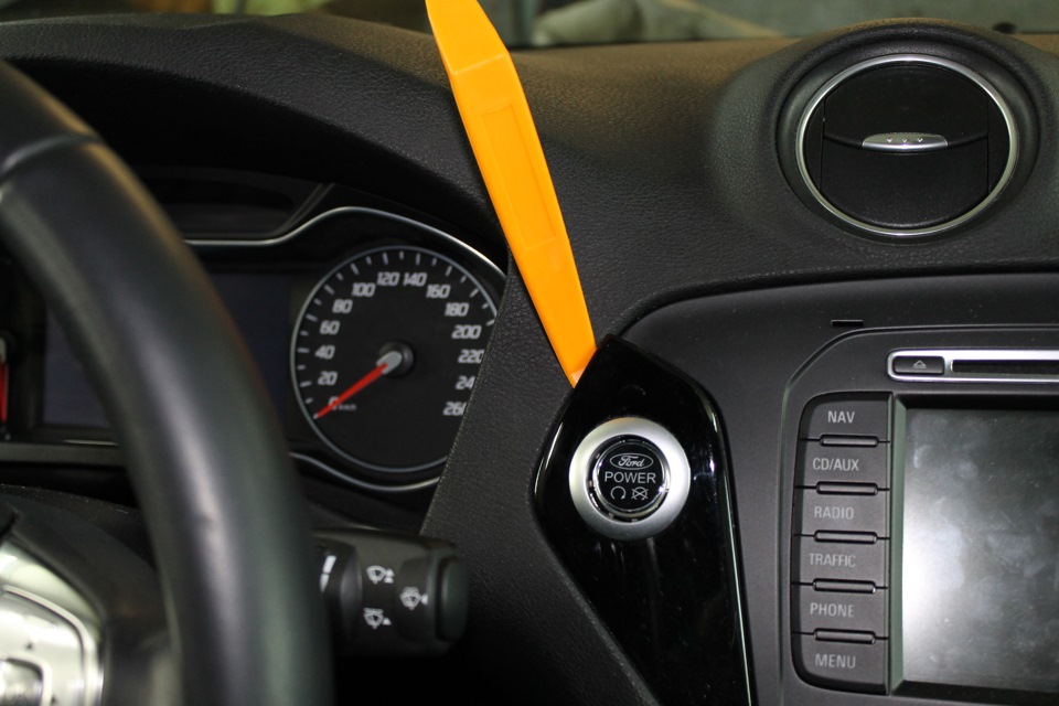 9f721 ford. Форд фокус 2 хэтчбек с гбо. Aux ford focus 3. Как установить форд. Сирена сигнализации форд фокус 2.