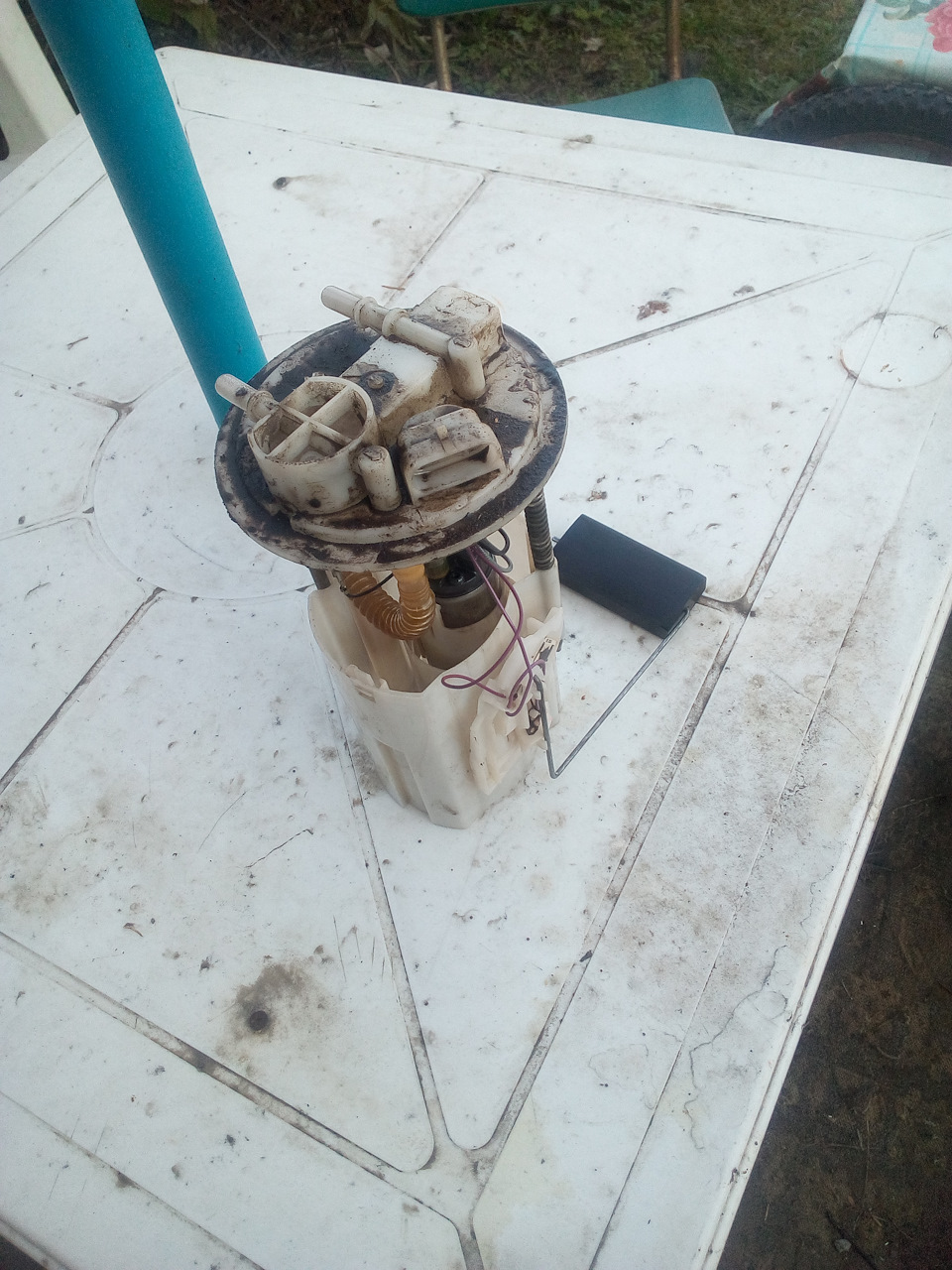 Поломка топливного насоса — Lada Гранта лифтбек, 1,6 л, 2014 года ...