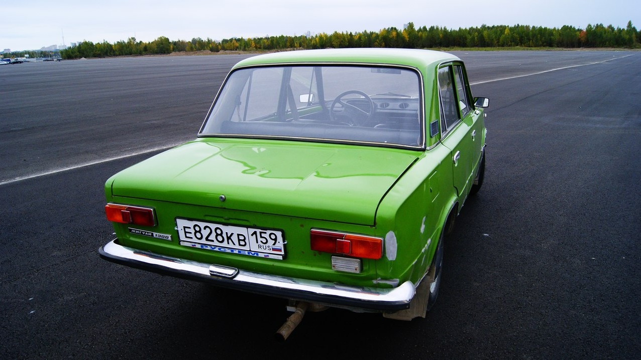 Lada 21011 1.6 бензиновый 1980 | Ярко зеленый. 1.6 на DRIVE2