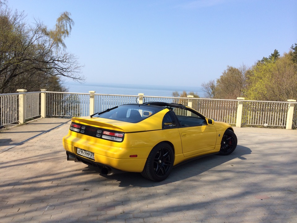 Nissan 300 ZX Р¶РµР»С‚С‹Р№