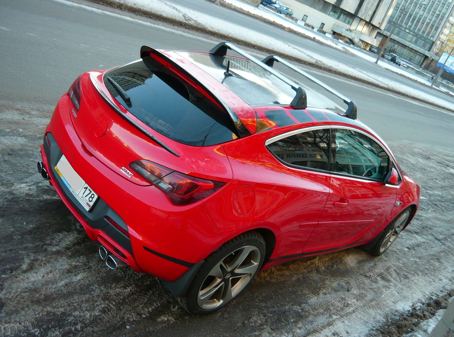 Спойлер переднего бампера Opel Astra GTC 2012