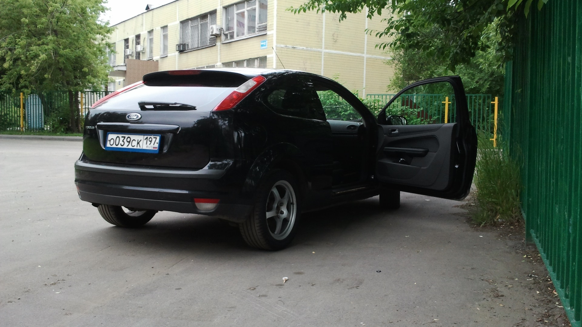 Ford Focus II Hatchback 2.0 бензиновый 2006 | 3 двери, 2 литра,1 мкпп на  DRIVE2