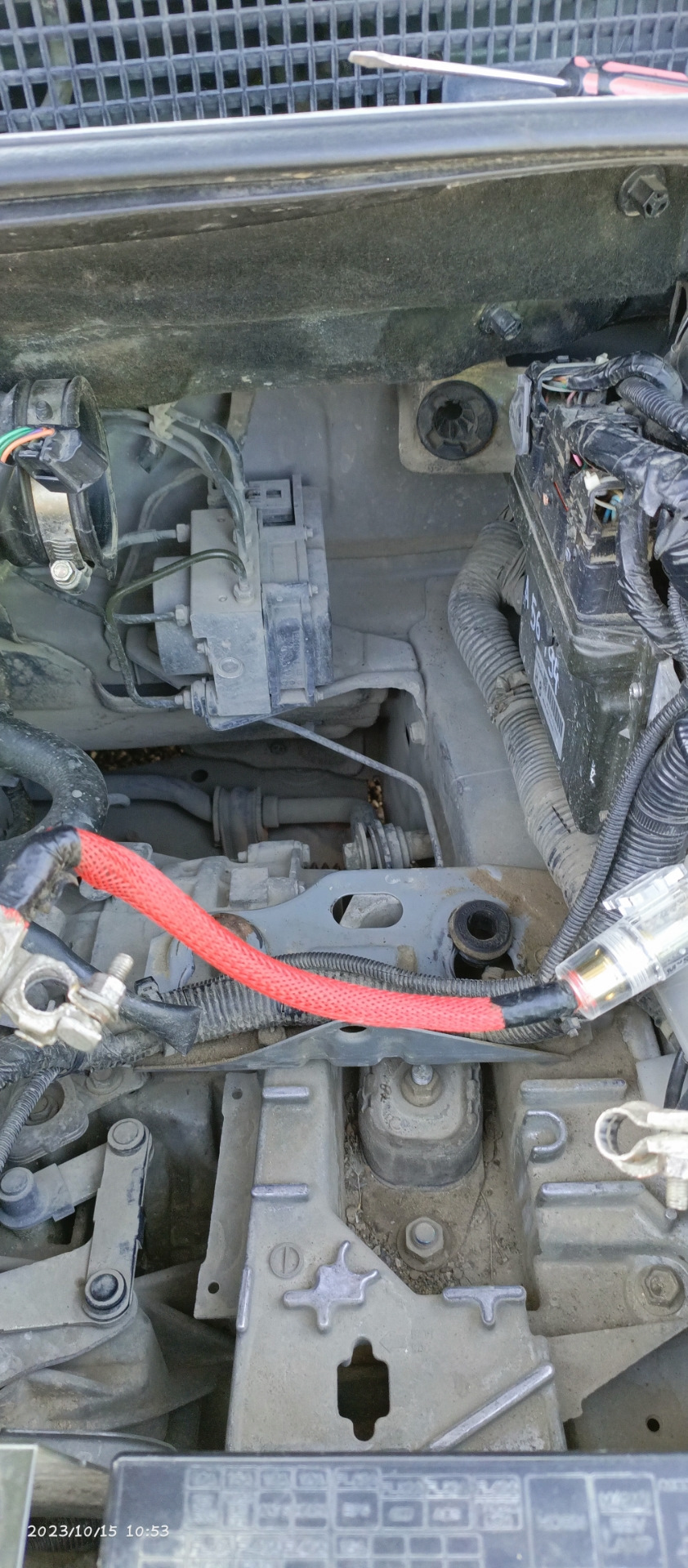 Резинки корпуса воздушного фильтра. — Nissan Wingroad (Y12), 1,5 л ...