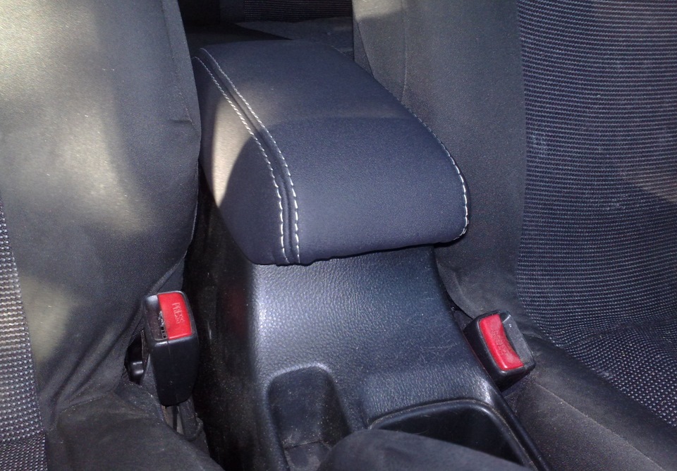 Перетяжка подлокотника кожей! — Mitsubishi Lancer IX, 1,6 л, 2007 года ...