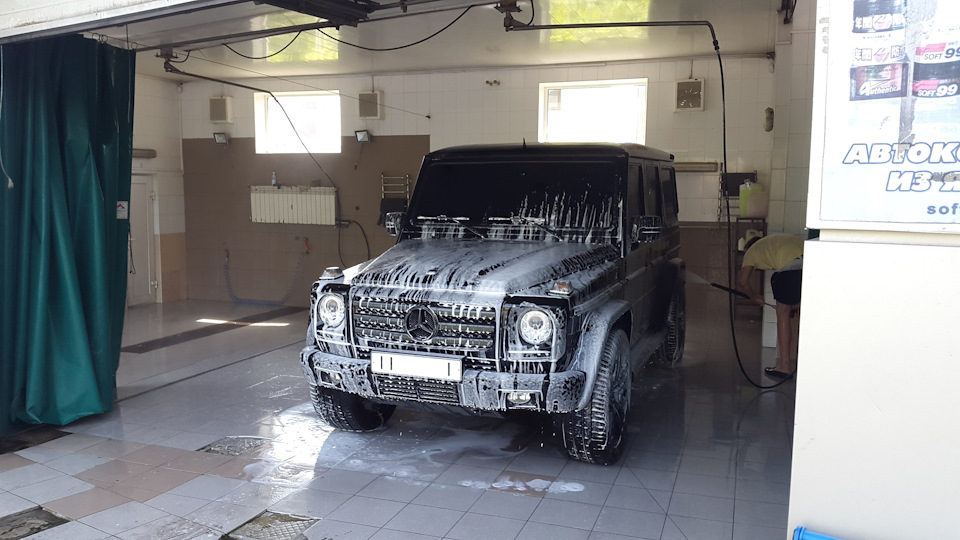 Что радует, так это цены на мойку. Помыть внедорожник, и протереть насухо стоит 70грн (меньше 3$). В Москве такая услуга стоит 350-700 рублей — Mercedes-Benz G-Class (W463 1G). Запчасти на фото: 350700