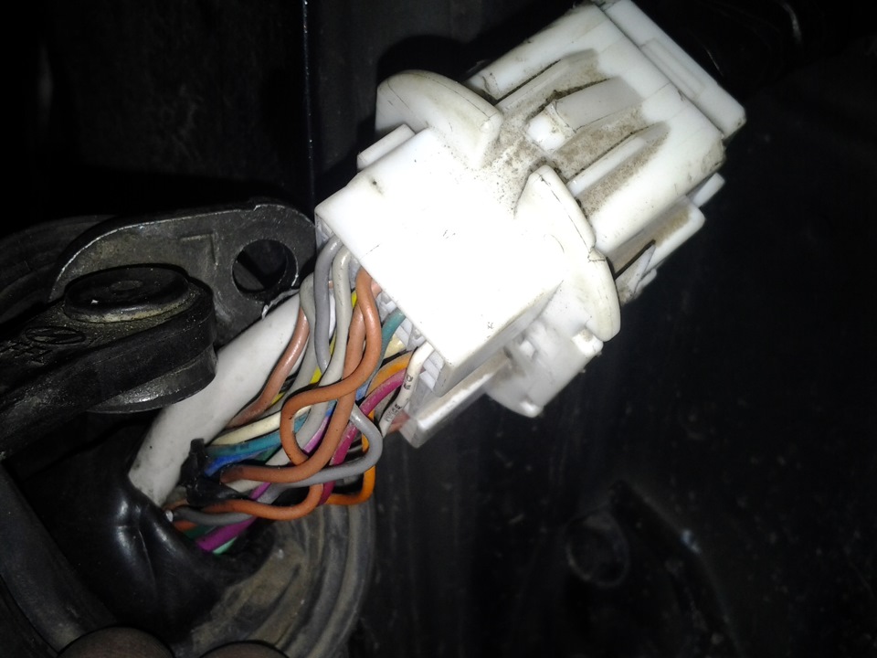 Протяжка акустических проводов в двери — Hyundai Sonata IV (EF), 2,7 л ...