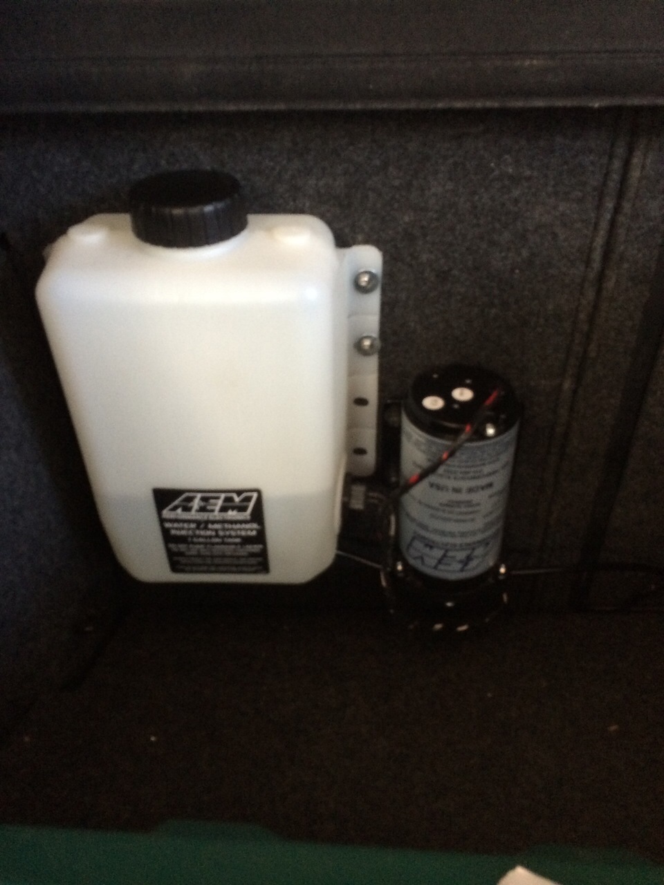 Впрыск водометанола AEM — Volkswagen Golf Mk6, 1,4 л, 2012 года ...