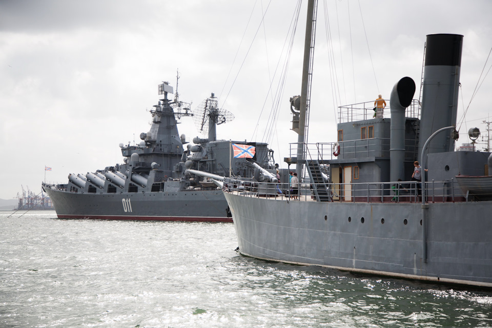 И военных кораблей. — Toyota Crown (S130)