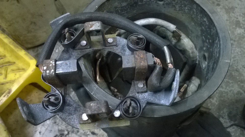 Щетки еще огого! За 4 то года. Но направляйки подржавели и подзалипли — Suzuki Escudo (1G)