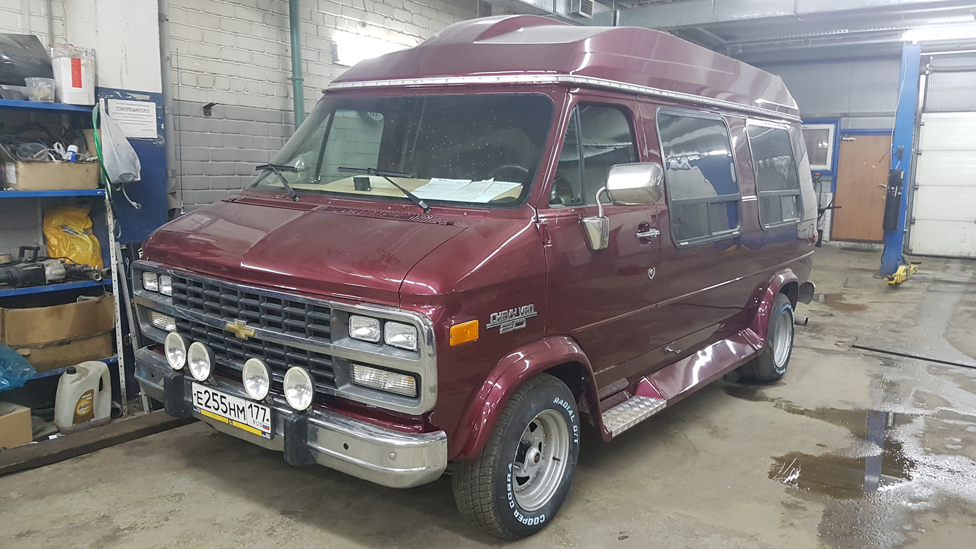 Chevrolet Van (3G) 5.7 бензиновый 1993 | 