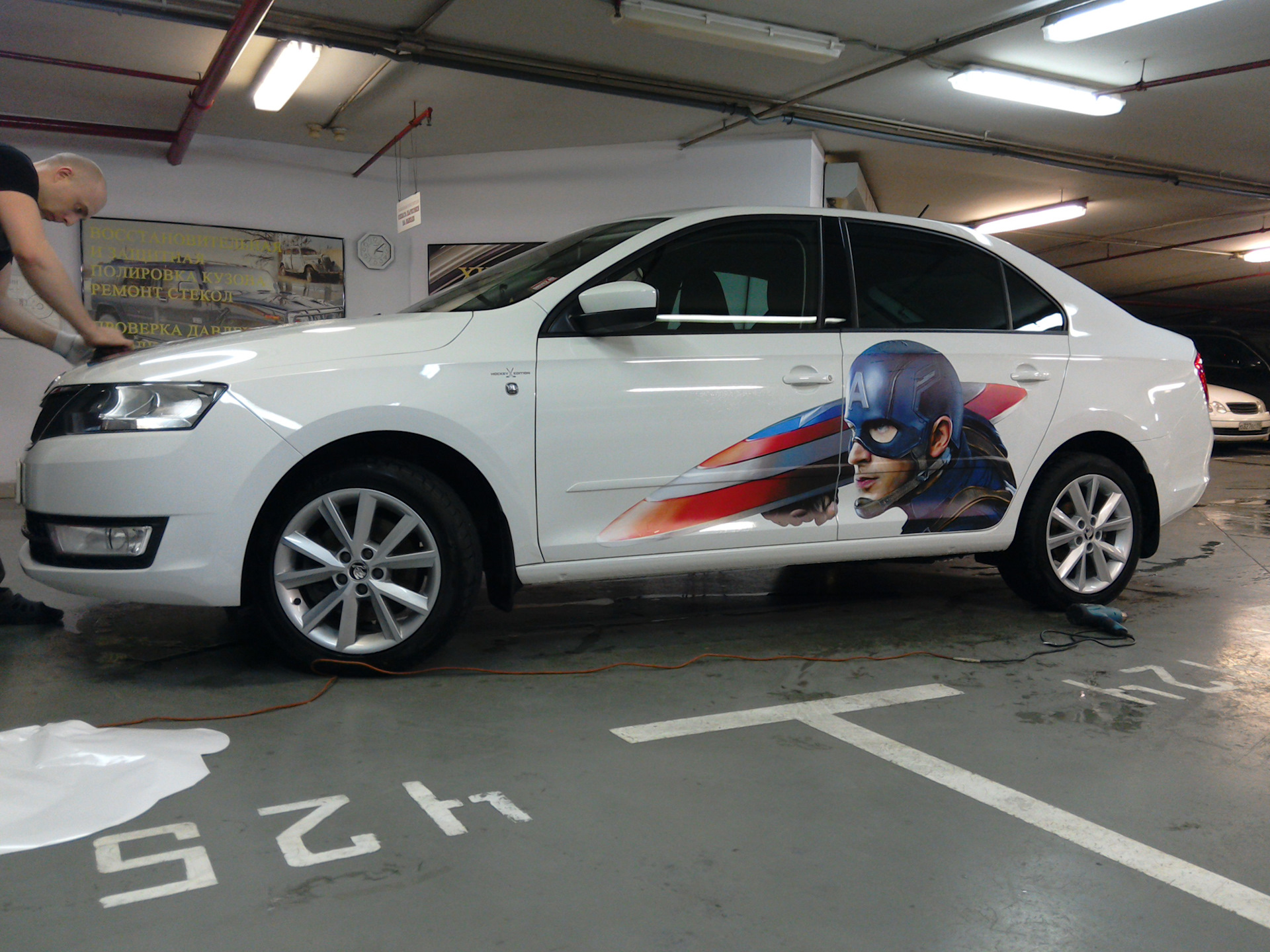 5ja064317. шкода рапид задняя эмблема на авто. наклейки заднего бампера шкода рапид. наклейка style шкода рапид. Octavia rs наклейка сбоку.