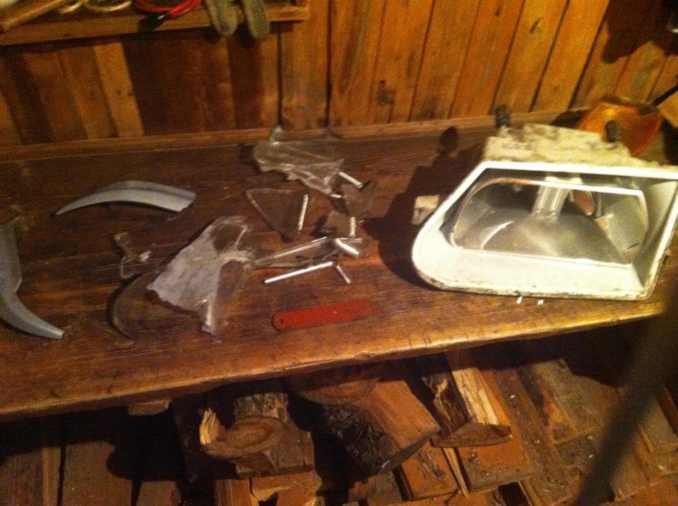 замена стекла на фаре+ксенон в птф — Lada 2114, 1,6 л, 2007 года ...