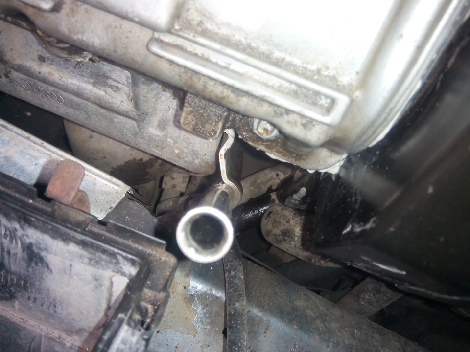 замена прокладки под крышкой клапанов — Audi A6 (C5), 2,4 л, 2003 года ...