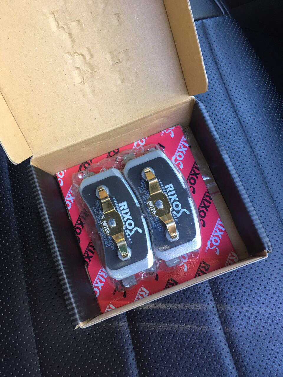 Замена задних колодок и салонного фильтра — Mitsubishi Outlander XL, 2 ...