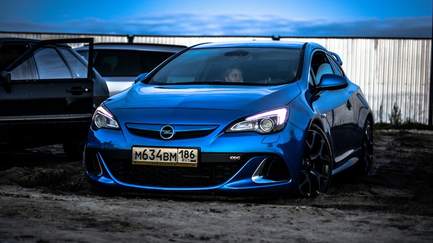 Opel Astra OPC дверь