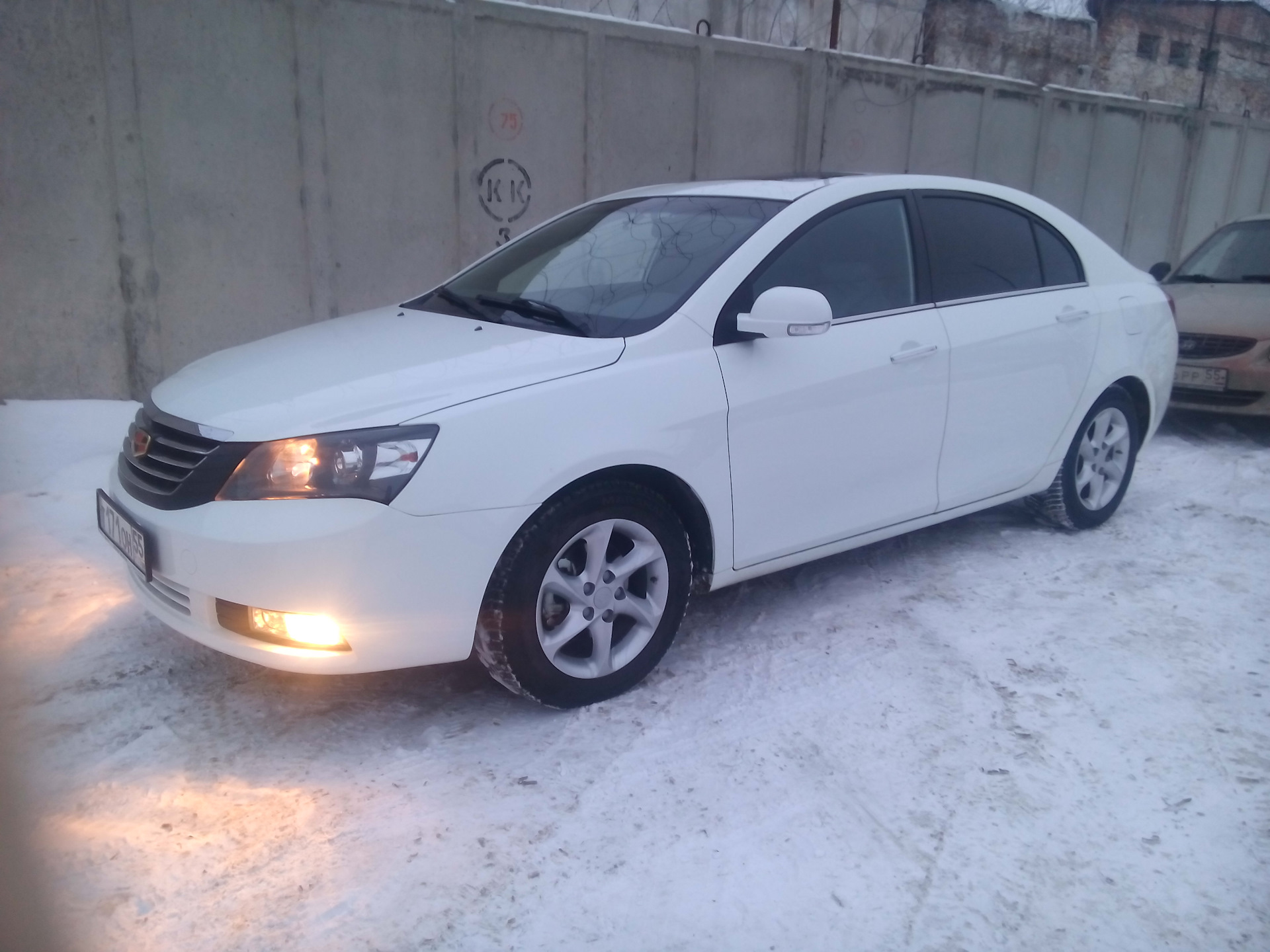 Диск эмгранд. Geely Emgrand ec7 диски r17. Geely Emgrand ec7 r17. Geely Emgrand ec7 колеса. Geely Emgrand ec7 r16.