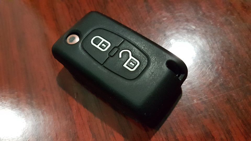 Села батарейка — Peugeot 308 (1G), 1,6 л, 2011 года расходники DRIVE2