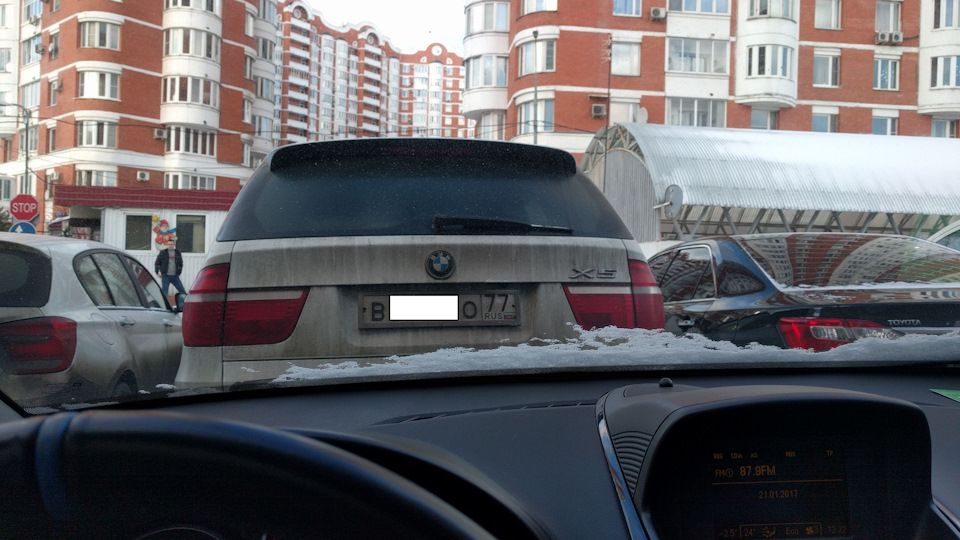 Что делать, если машину заблокировали на парковке — DRIVE2