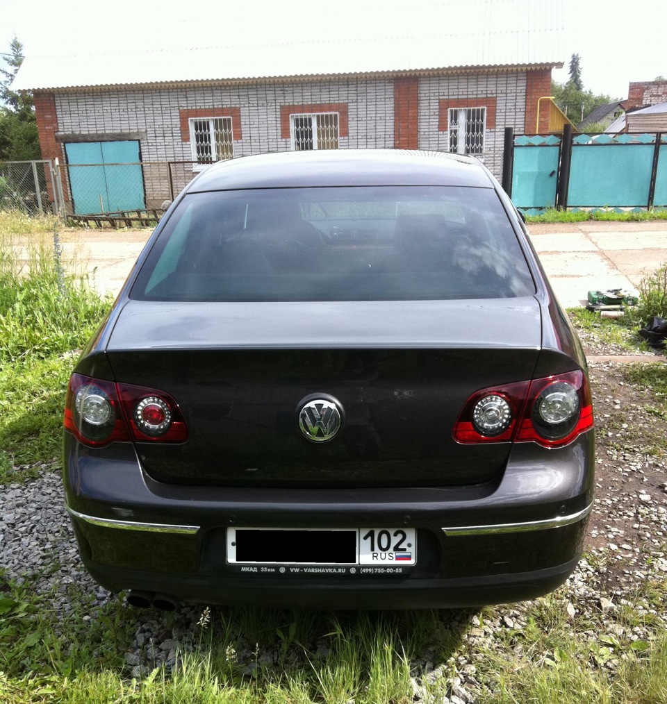 Пассат б6 задние габариты. Фольксваген b6. Фольксваген пассат б6. Задние фонари volkswagen passat b6. Passat b6 тонированные фары.