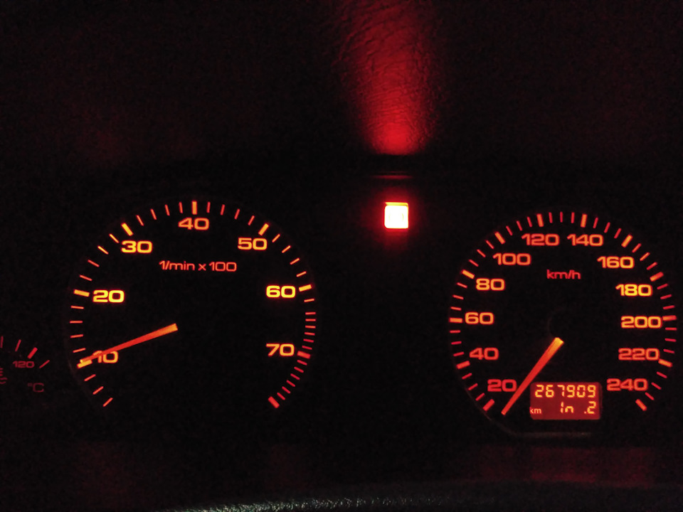 Загорается лампа тормозов! — Audi A6 (C4), 2 л, 1996 года | просто так ...