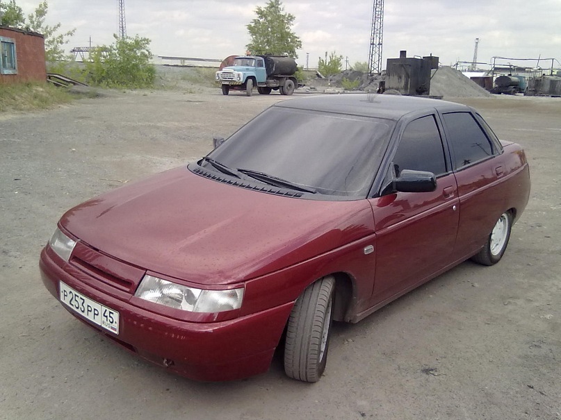 Lada 2110 красная