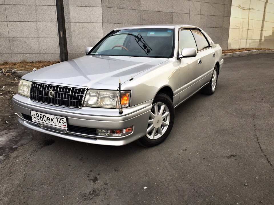 Toyota crown все поколения с фото