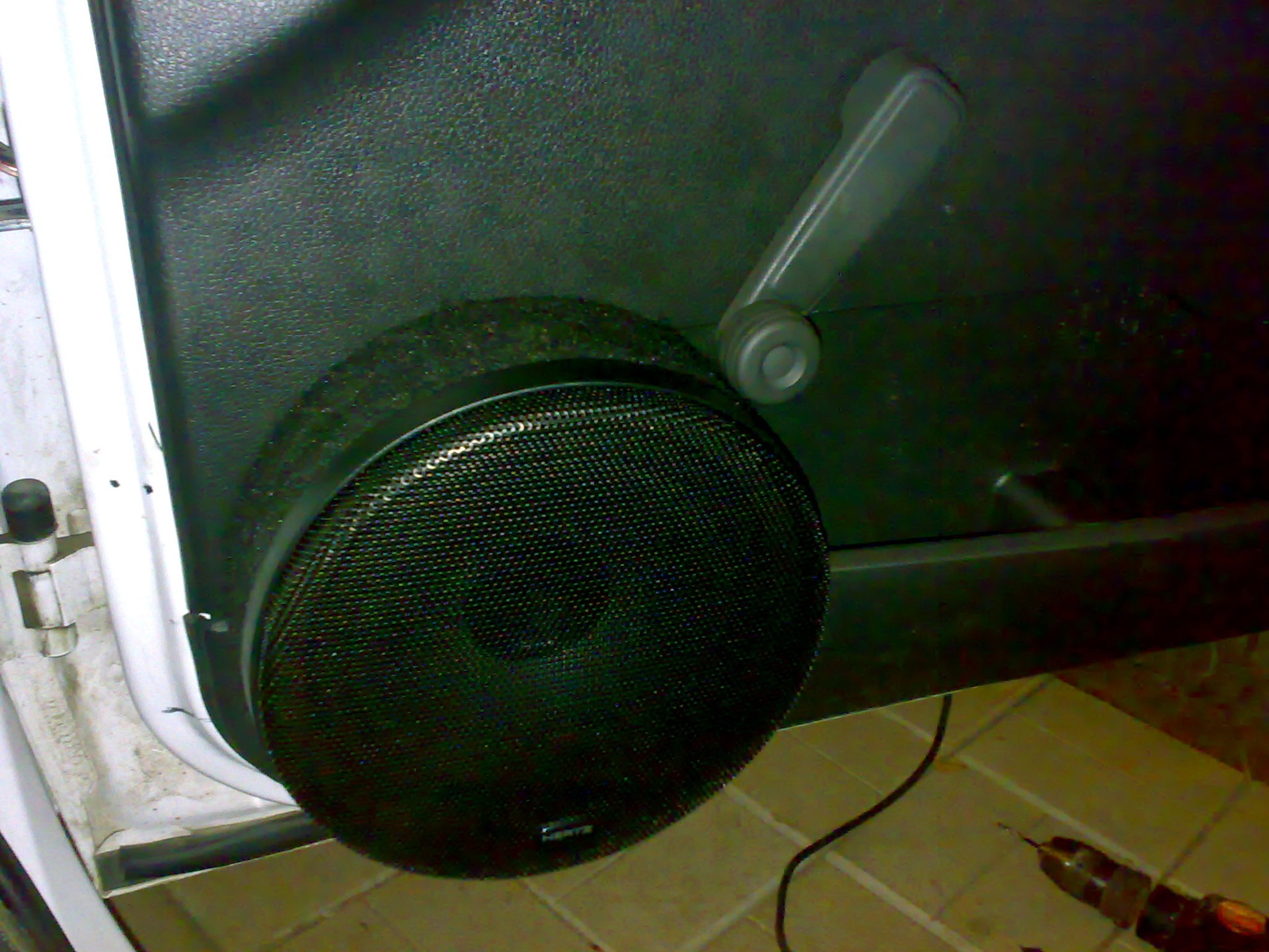 подиум колонок шевроле авео т250. акустика в передние двери. 16 динамики в гольф 2. акустика в передние двери. динамики 16 см в рено дастер в передние двери.