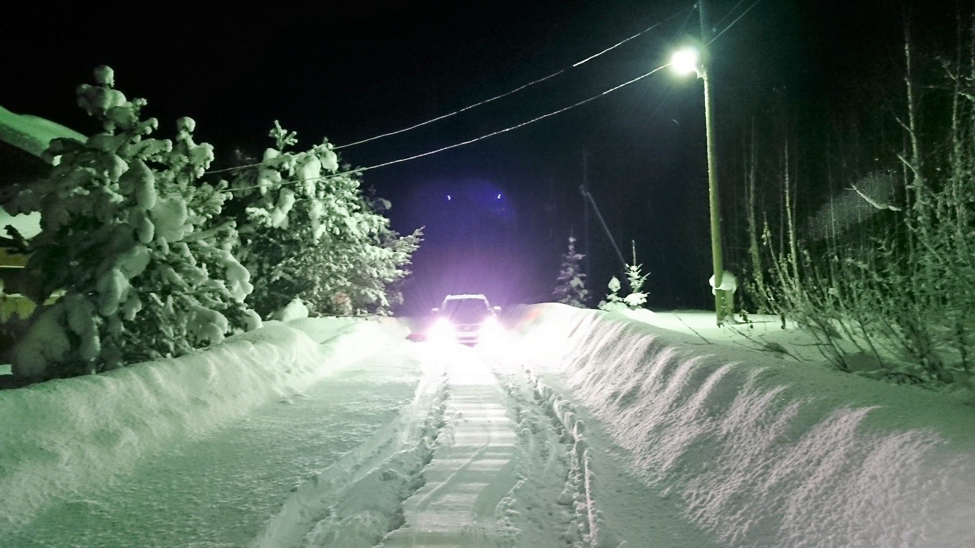 снегопад 2 апреля 2022 екатеринбург. снегопад в екатеринбурге. машина в снегу на трассе. мороз метель. екатеринбургские пробки.