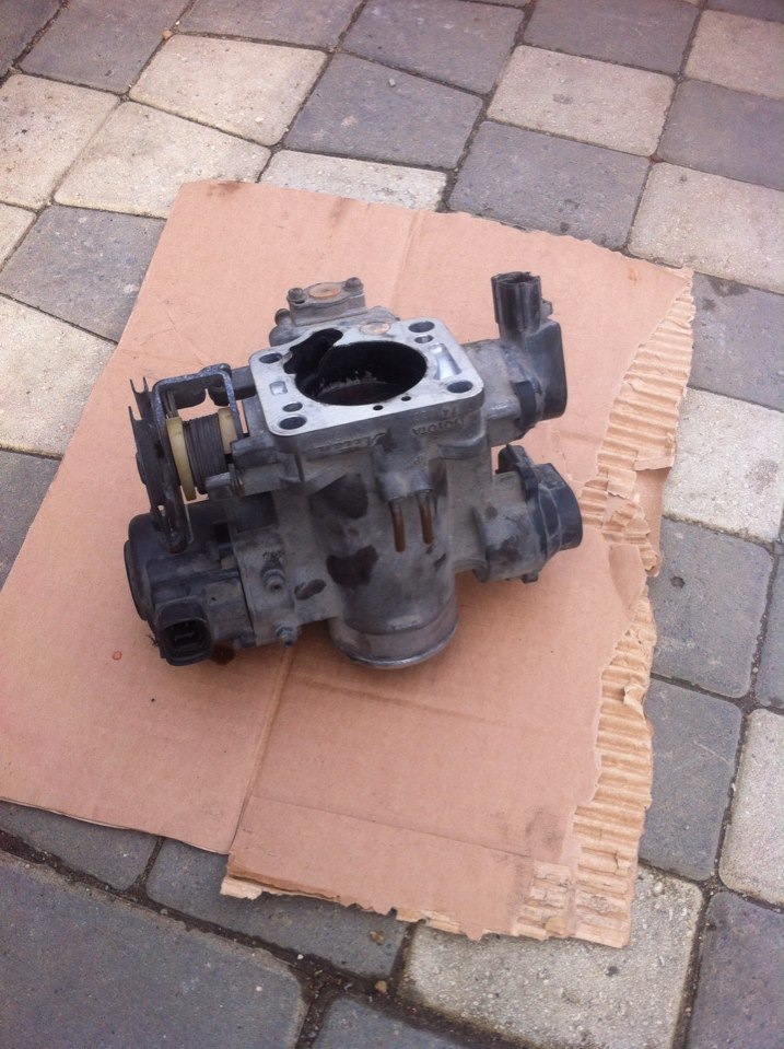 Чистка блока дроссельной заслонки — Toyota Caldina (190), 2 л., 1994 ...