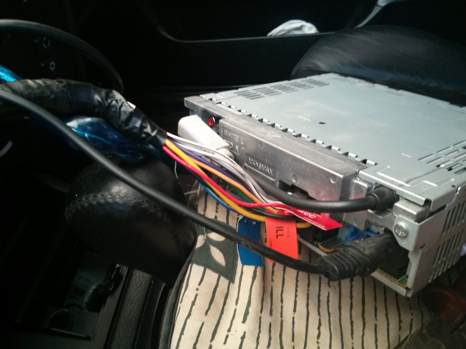 Выход под AUX — BMW 3 series (E36/5), 1,6 л, 1998 года | своими руками ...