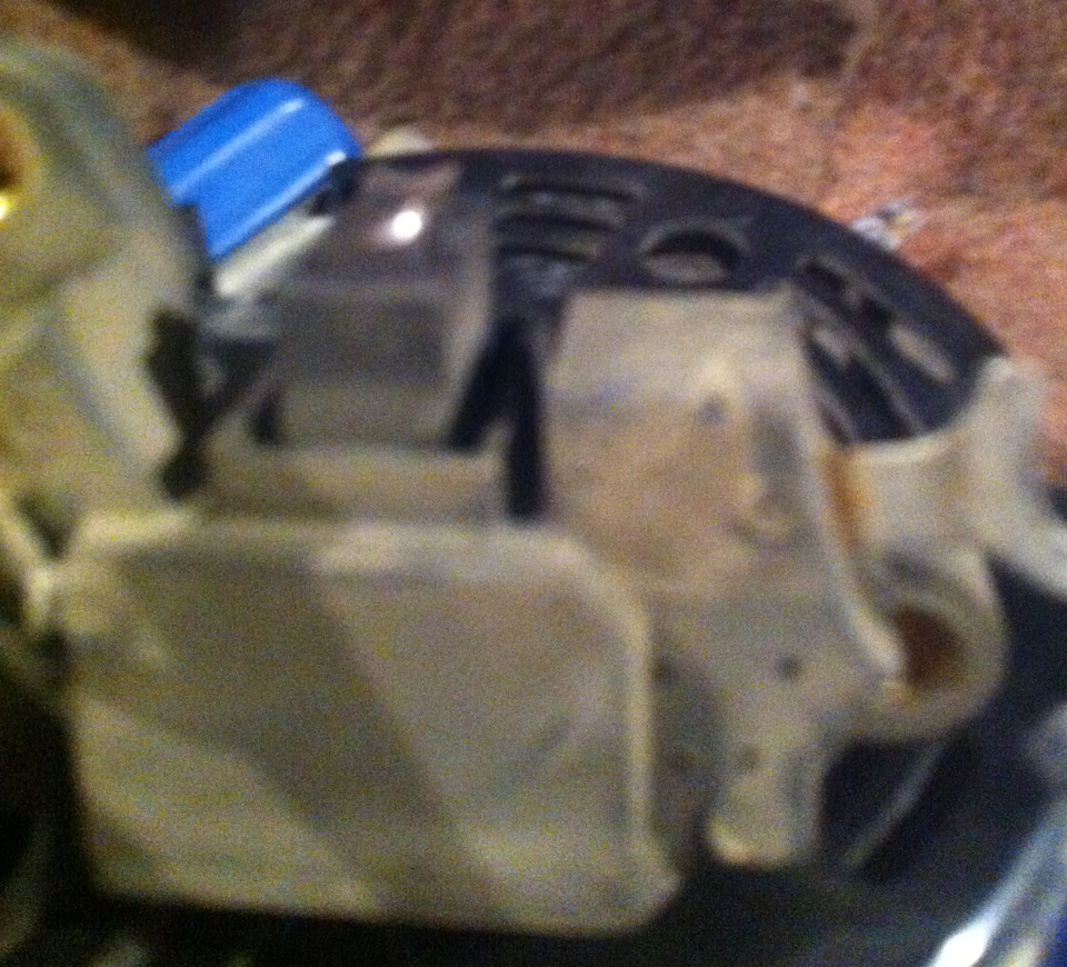 замена щеток генератора без снятия генератора — Lada Приора седан, 1,6 ...