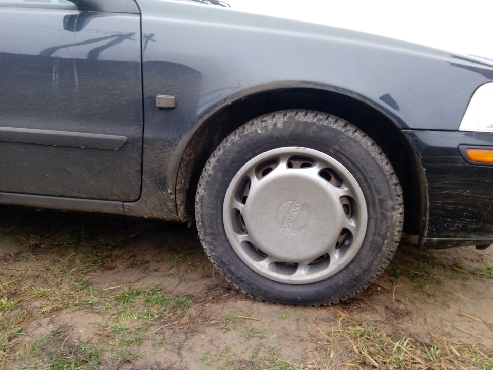 Оригинальные колпаки — Volvo S40 (1G), 1,8 л, 2003 года | колёсные ...