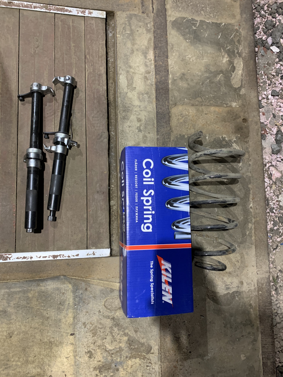 Замена передних пружин — Volvo S60 (1G), 2,4 л, 2008 года | своими ...