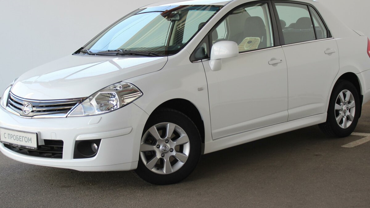 Nissan Tiida 2011 седан