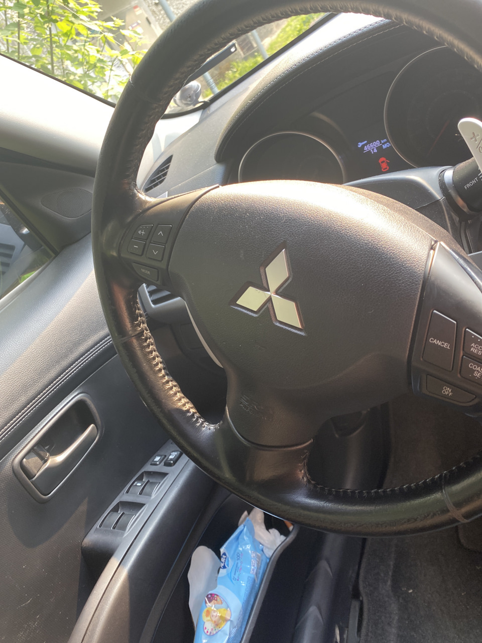 Новые кнопки круиза — Mitsubishi Outlander XL, 2 л, 2010 года ...